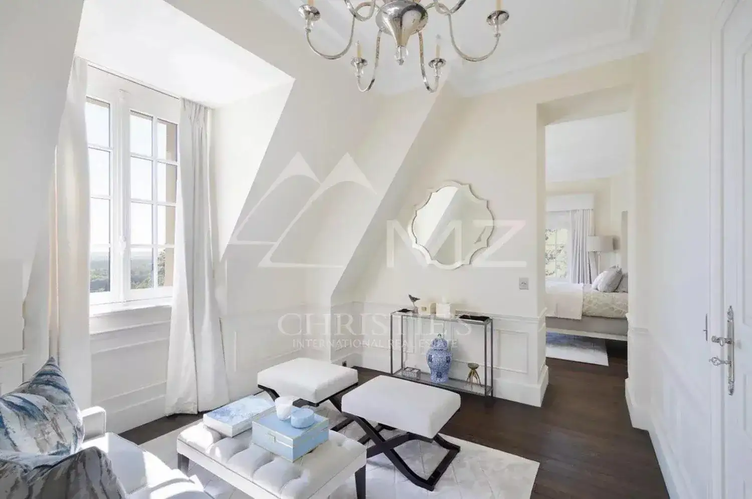 Castle 1150m² in France, Fontainebleau. Priced at 10600000€ rent photo-4