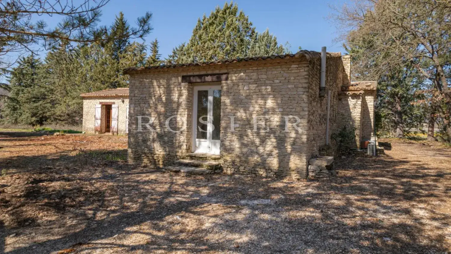 Castle 175m² in France, Proud. Priced at 600000€ rent photo-3