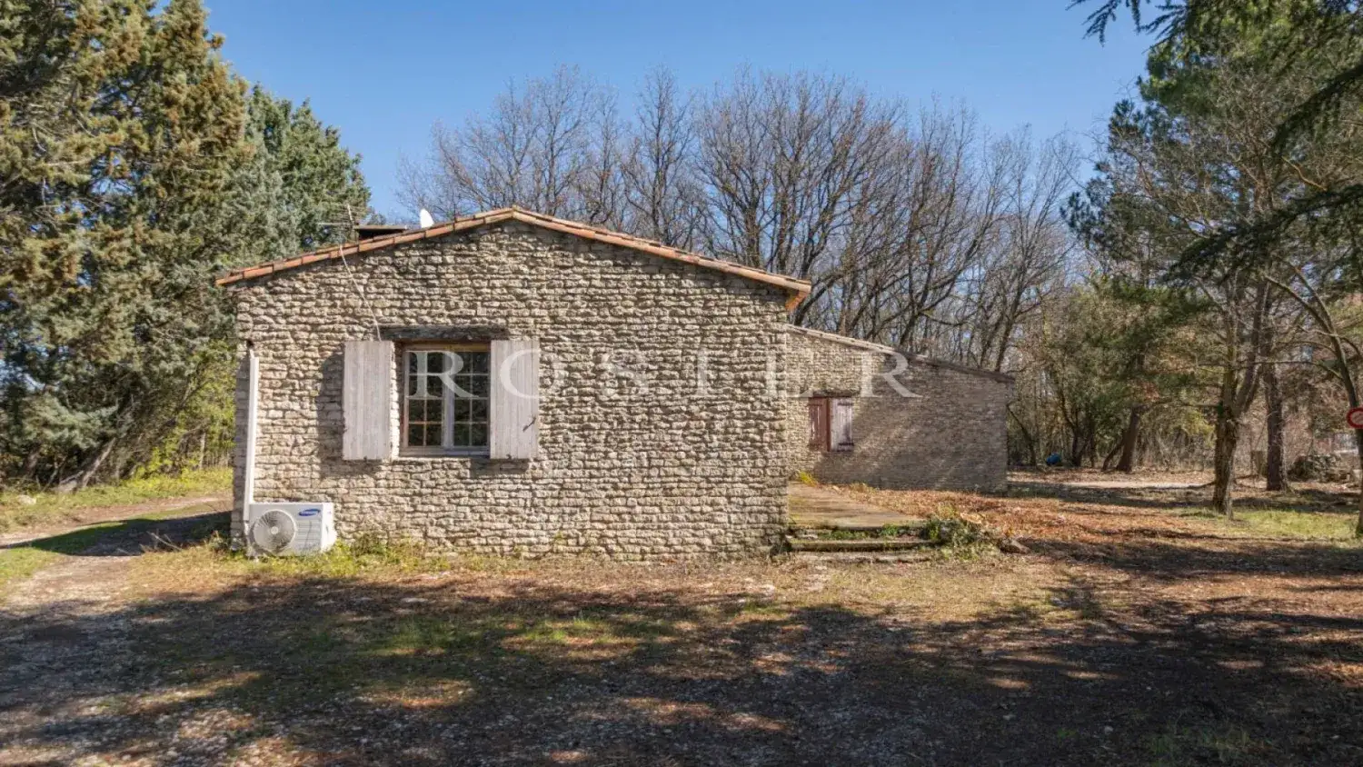 Castle 175m² in France, Proud. Priced at 600000€ rent photo-7