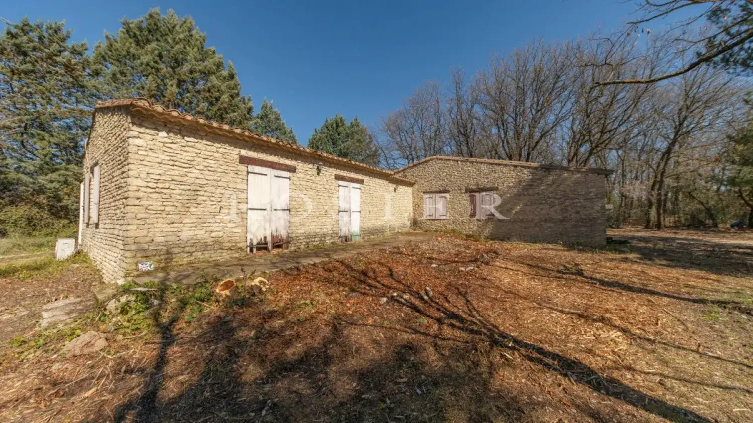 Castle 175m² in France, Proud. Priced at 600000€ rent photo-8