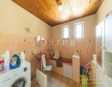 Buy in France for 600000€