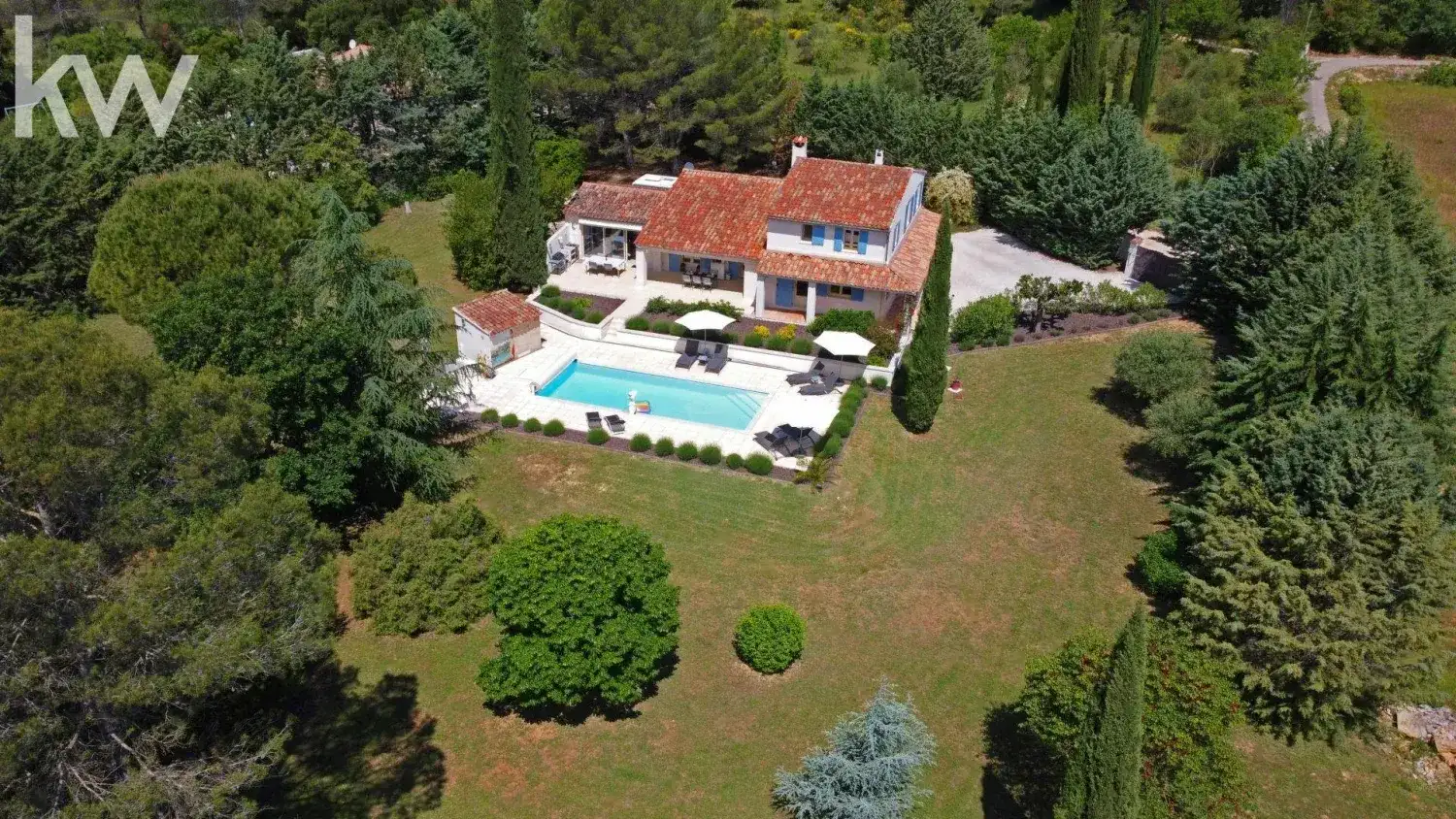 Castle 180m² in France, Brynol. Priced at 795000€ rent photo-11