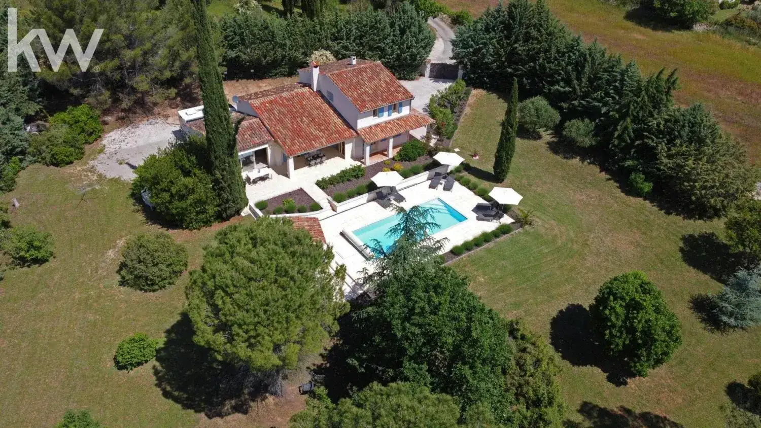 Castle 180m² in France, Brynol. Priced at 795000€ rent photo-12