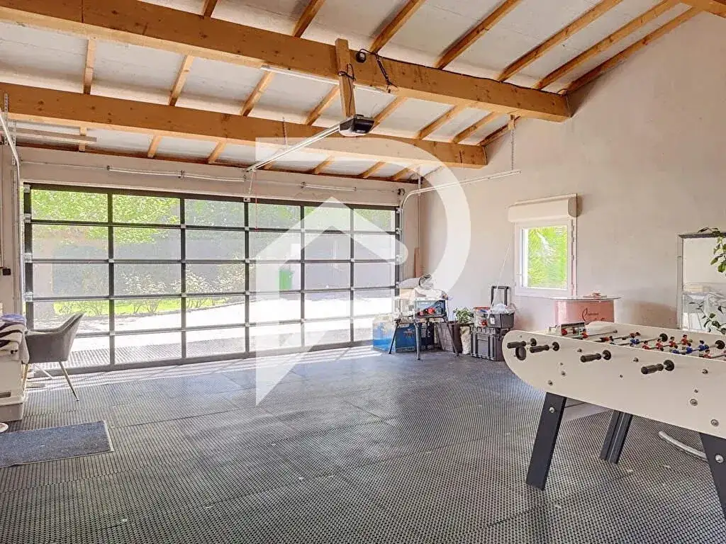 Castle 130m² in France, Villeneuve-lès-Avignon. Priced at 520000€ rent photo-3