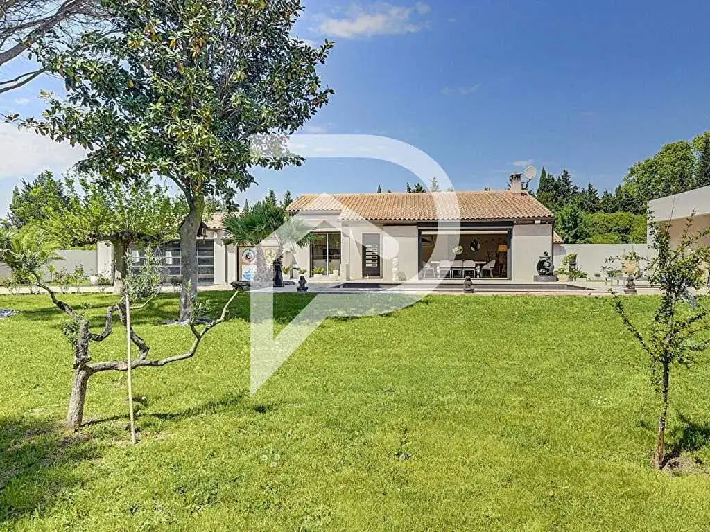 Castle 130m² in France, Villeneuve-lès-Avignon. Priced at 520000€ rent photo-6