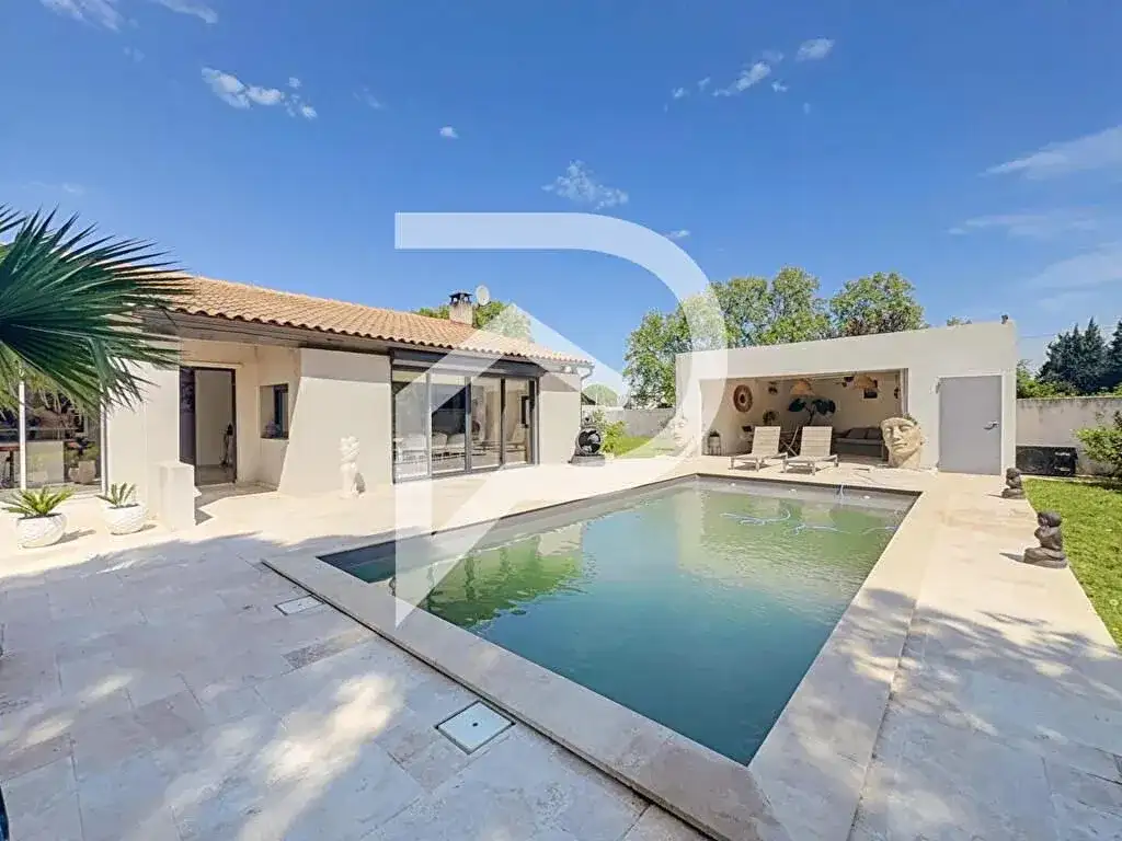Castle 130m² in France, Villeneuve-lès-Avignon. Priced at 520000€ rent photo-7