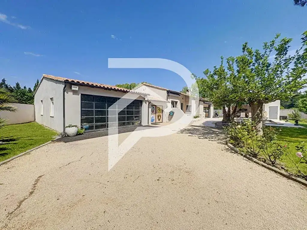 Castle 130m² in France, Villeneuve-lès-Avignon. Priced at 520000€ rent photo-9
