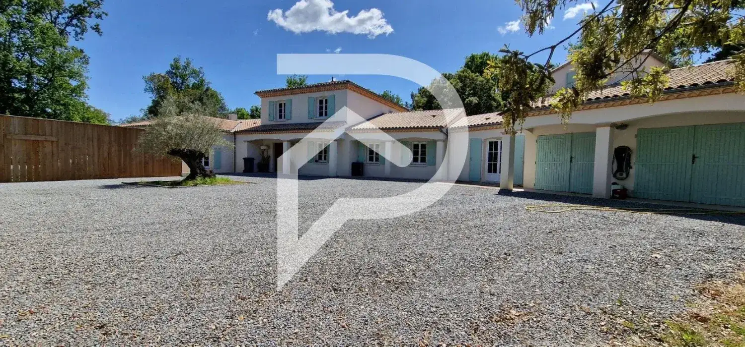 Castle 297m² in France, L-Matt. Priced at 787500€ rent photo-3