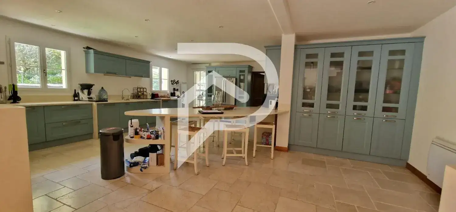 Castle 297m² in France, L-Matt. Priced at 787500€ rent photo-6