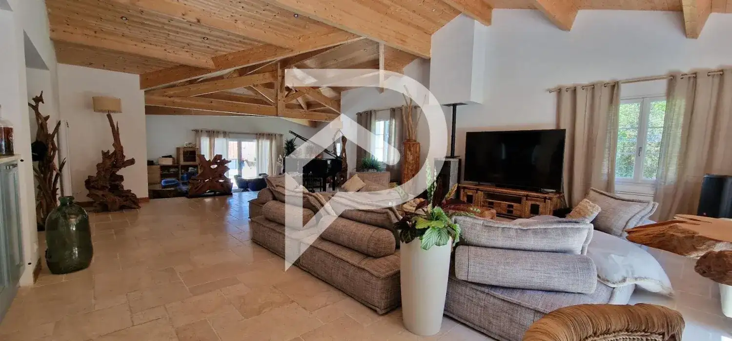 Castle 297m² in France, L-Matt. Priced at 787500€ rent photo-8