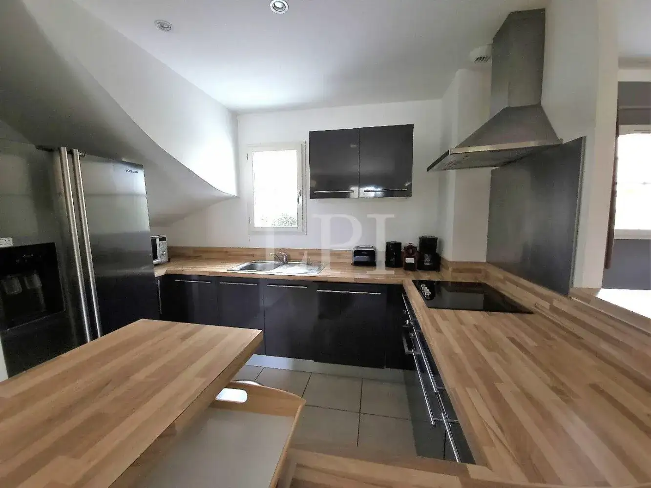 Castle 115m² in France, Saint-Saturnen-Les-Apt. Priced at 470000€ rent photo-6