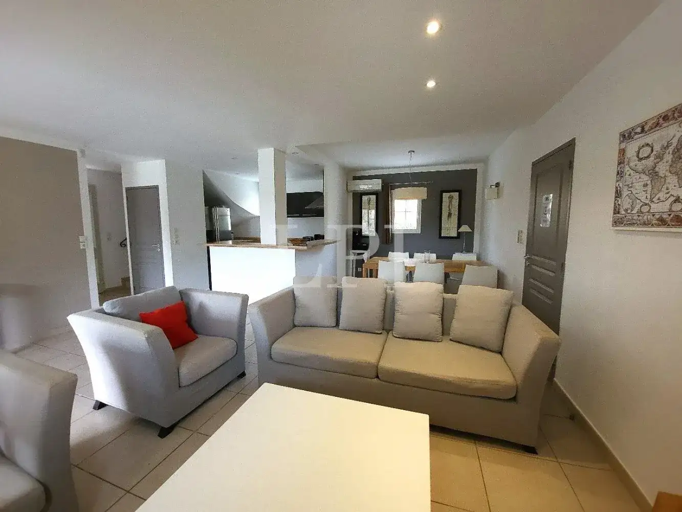 Castle 115m² in France, Saint-Saturnen-Les-Apt. Priced at 470000€ rent photo-12