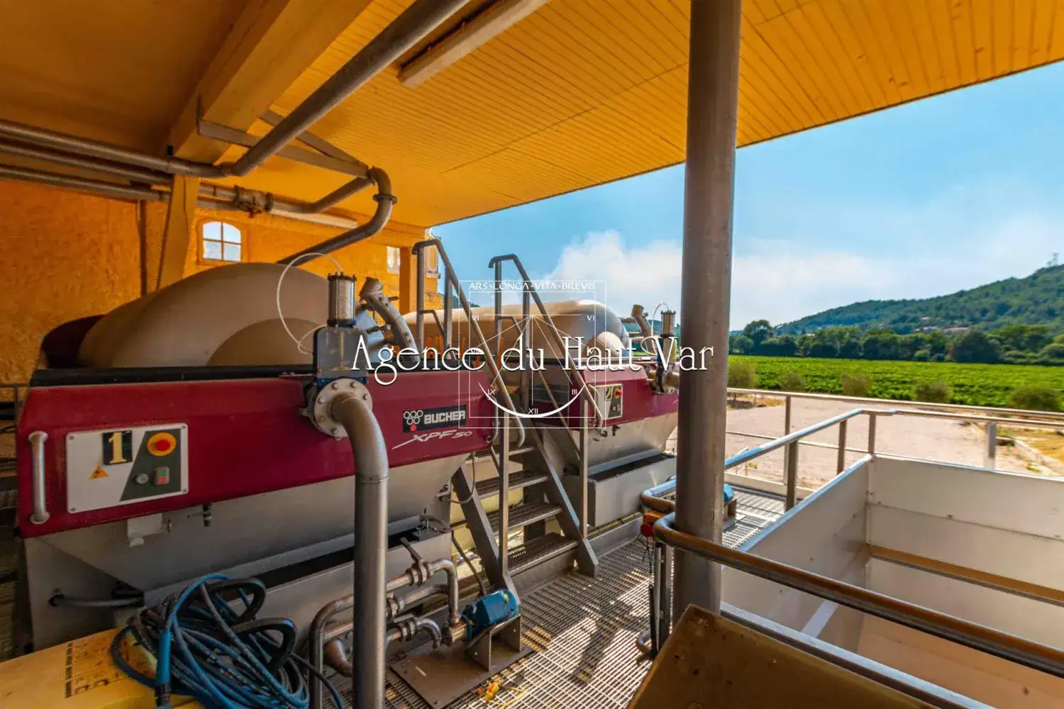 Castle 4000m² in France, Leuke. Priced at 7950000€ rent photo-3