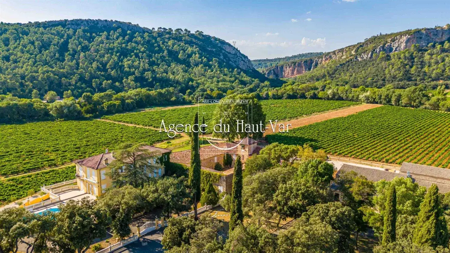 Castle 4000m² in France, Leuke. Priced at 7950000€ rent photo-5