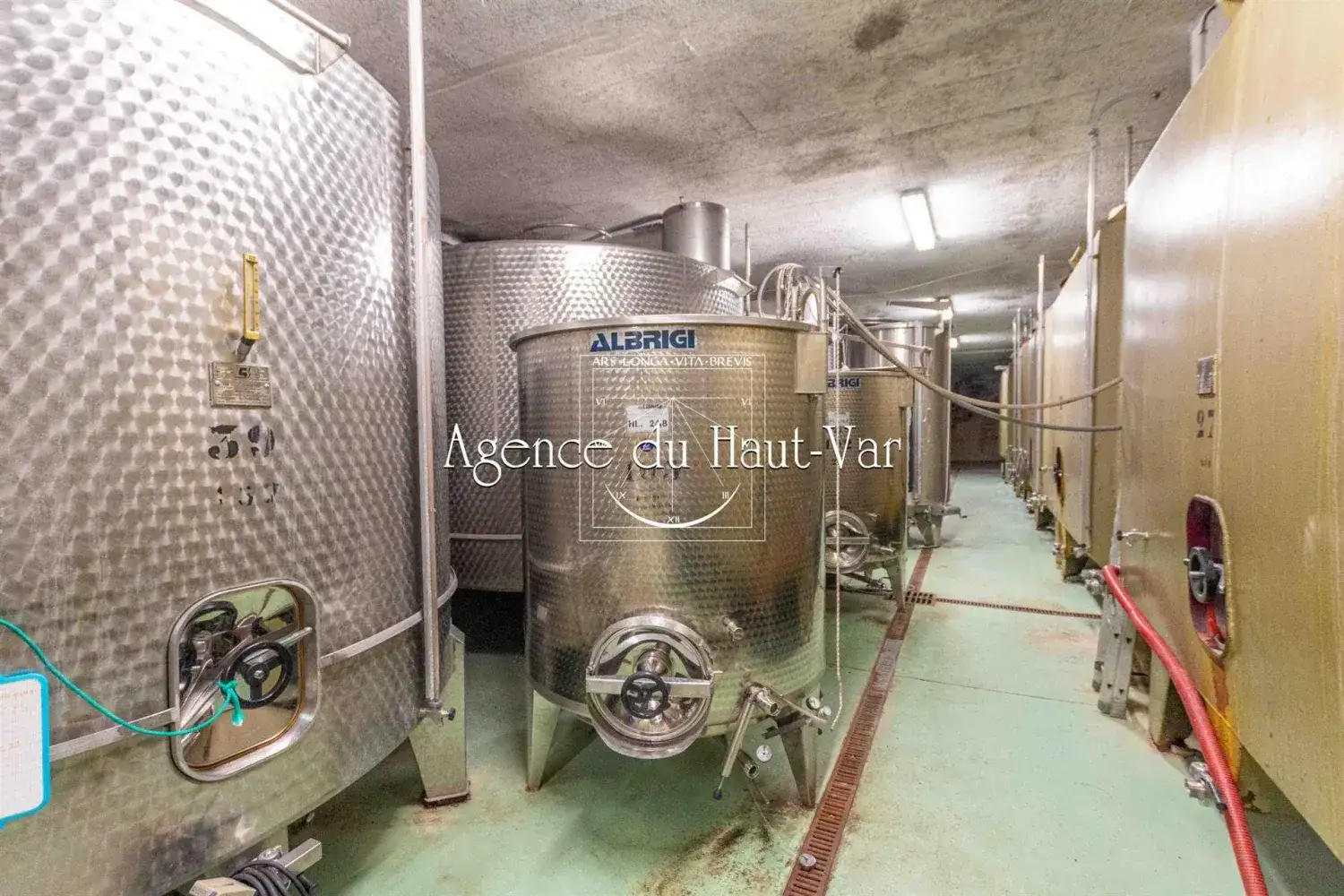 Castle 4000m² in France, Leuke. Priced at 7950000€ rent photo-6