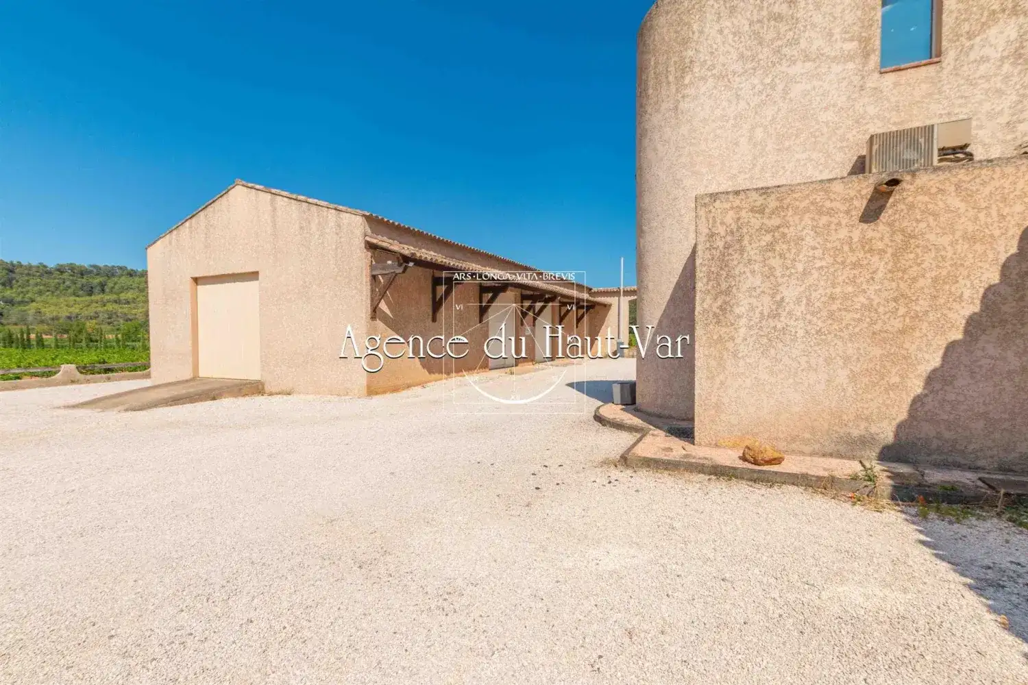 Castle 4000m² in France, Leuke. Priced at 7950000€ rent photo-8