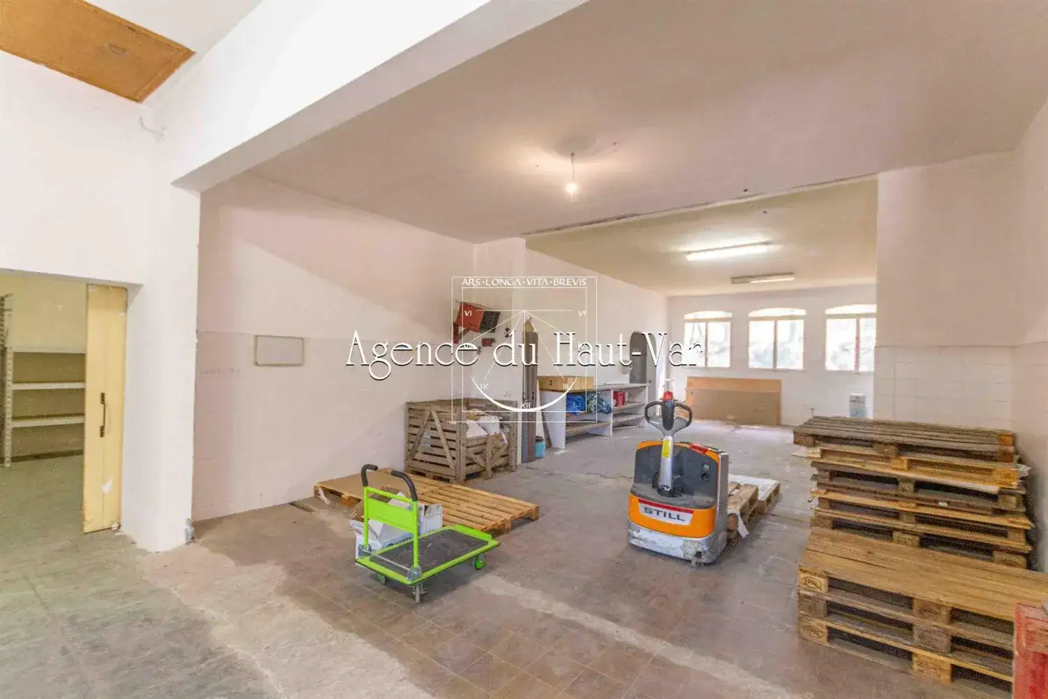 Castle 4000m² in France, Leuke. Priced at 7950000€ rent photo-10