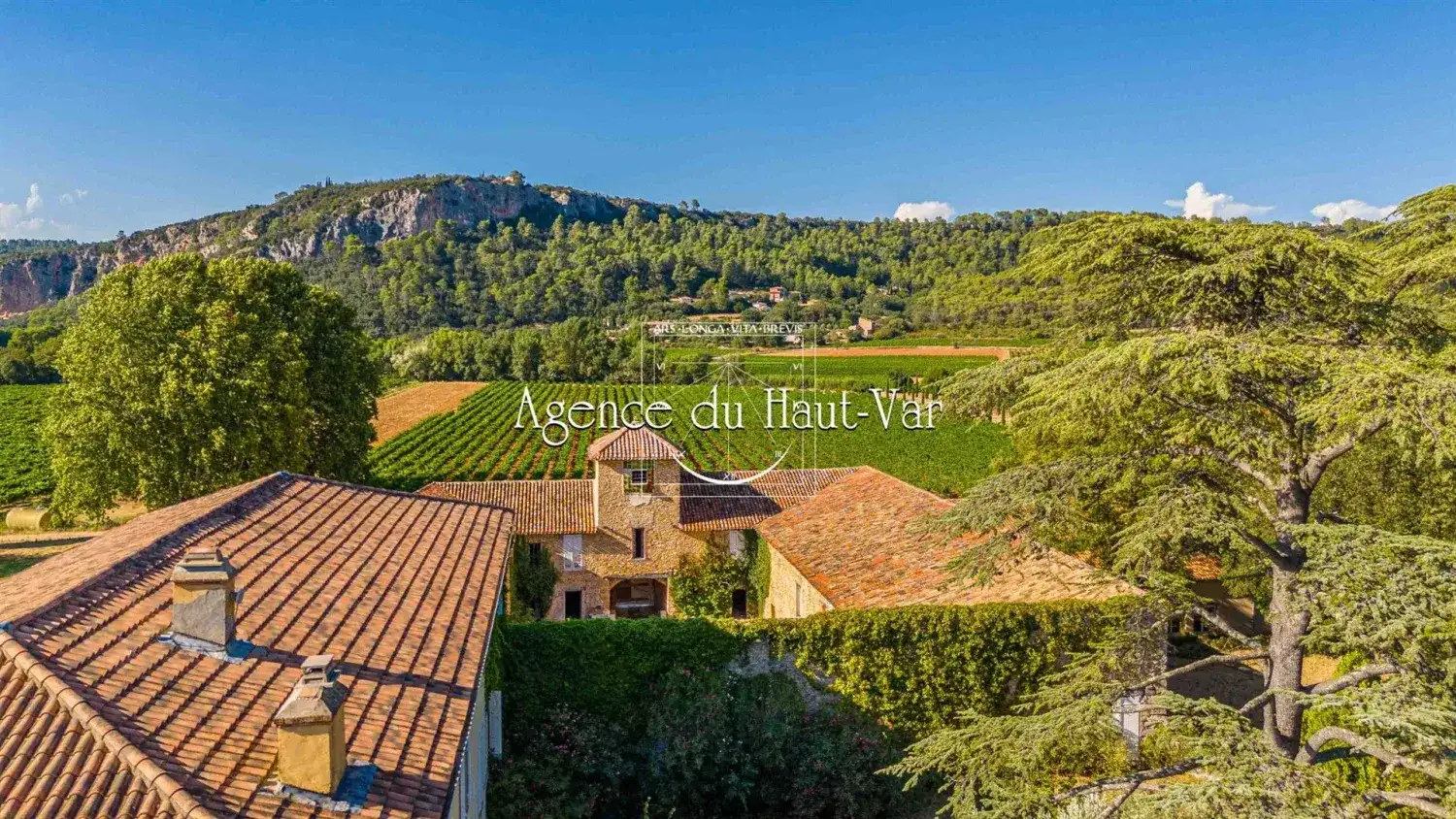 Castle 4000m² in France, Leuke. Priced at 7950000€ rent photo-16