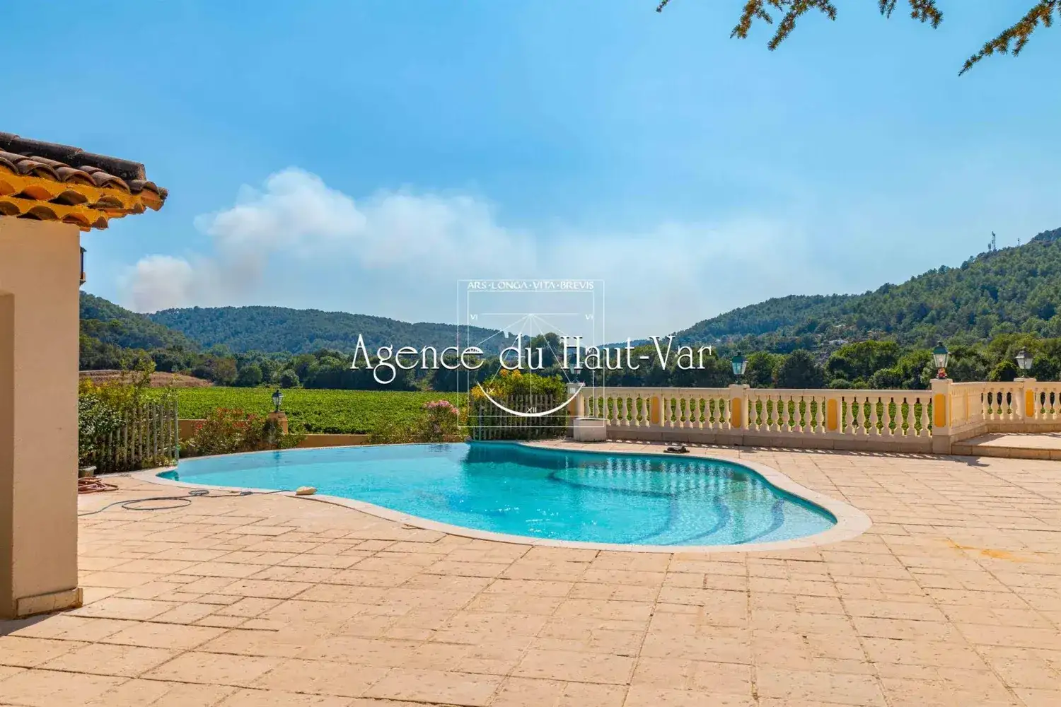 Castle 4000m² in France, Leuke. Priced at 7950000€ rent photo-18