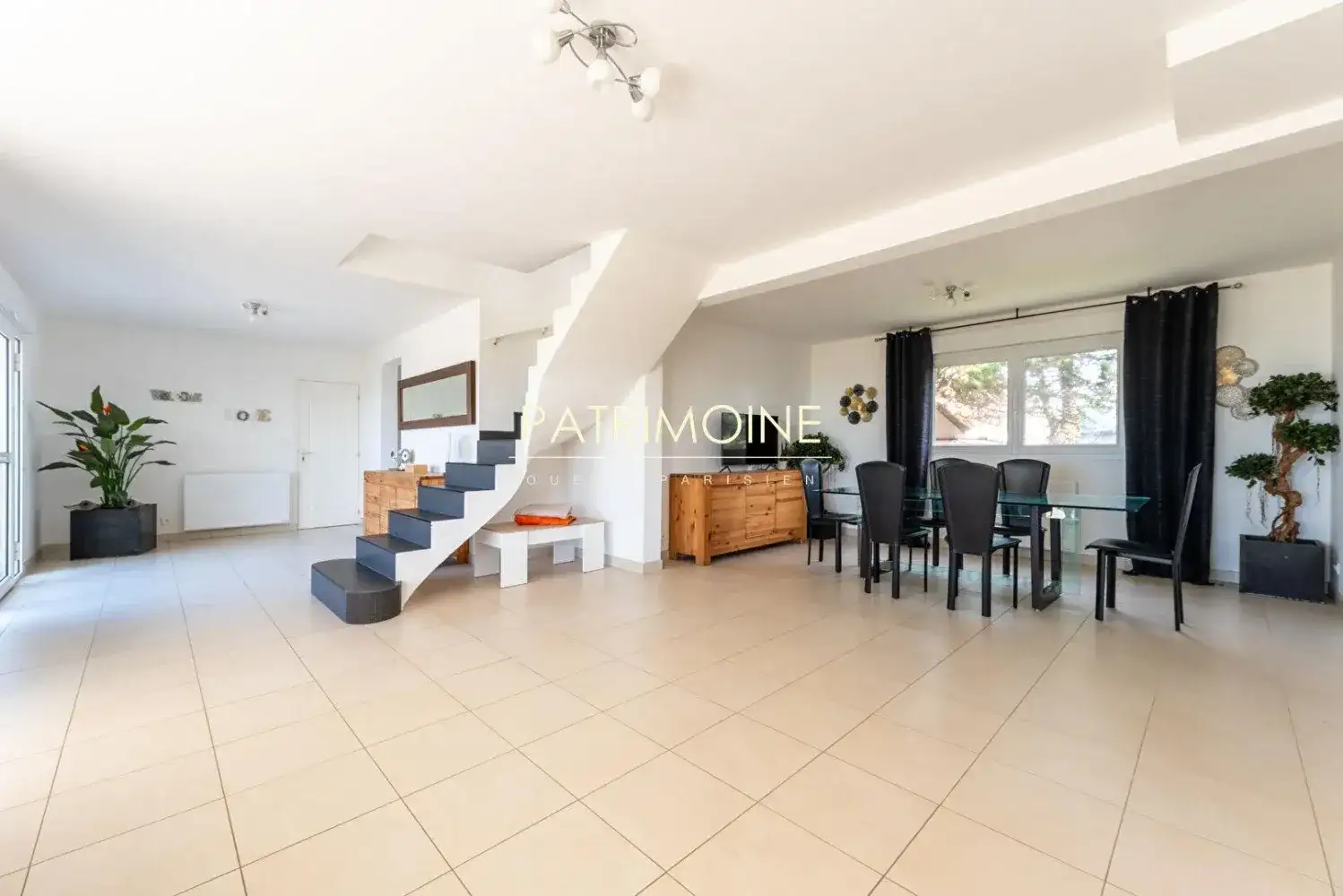 Castle 187m² in France, Saint-German-Sur-E. Priced at 665000€ rent photo-8