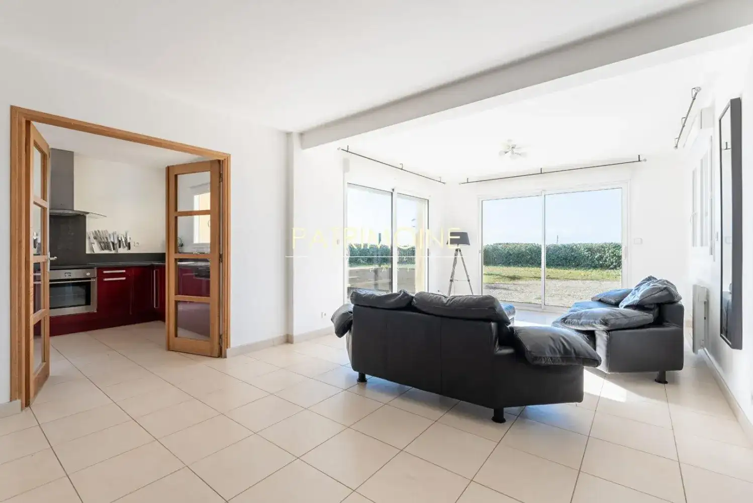 Castle 187m² in France, Saint-German-Sur-E. Priced at 665000€ rent photo-9