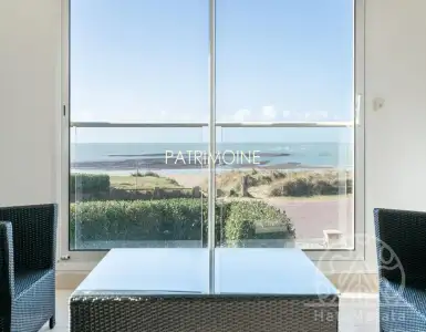 Buy in France for 665000€
