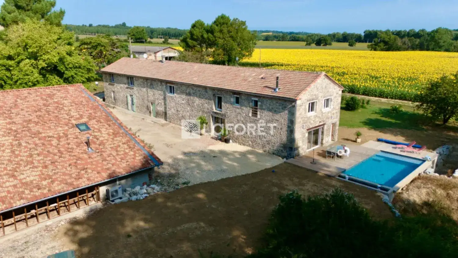 Castle 390m² in France, Nerac. Priced at 682000€ rent photo-12