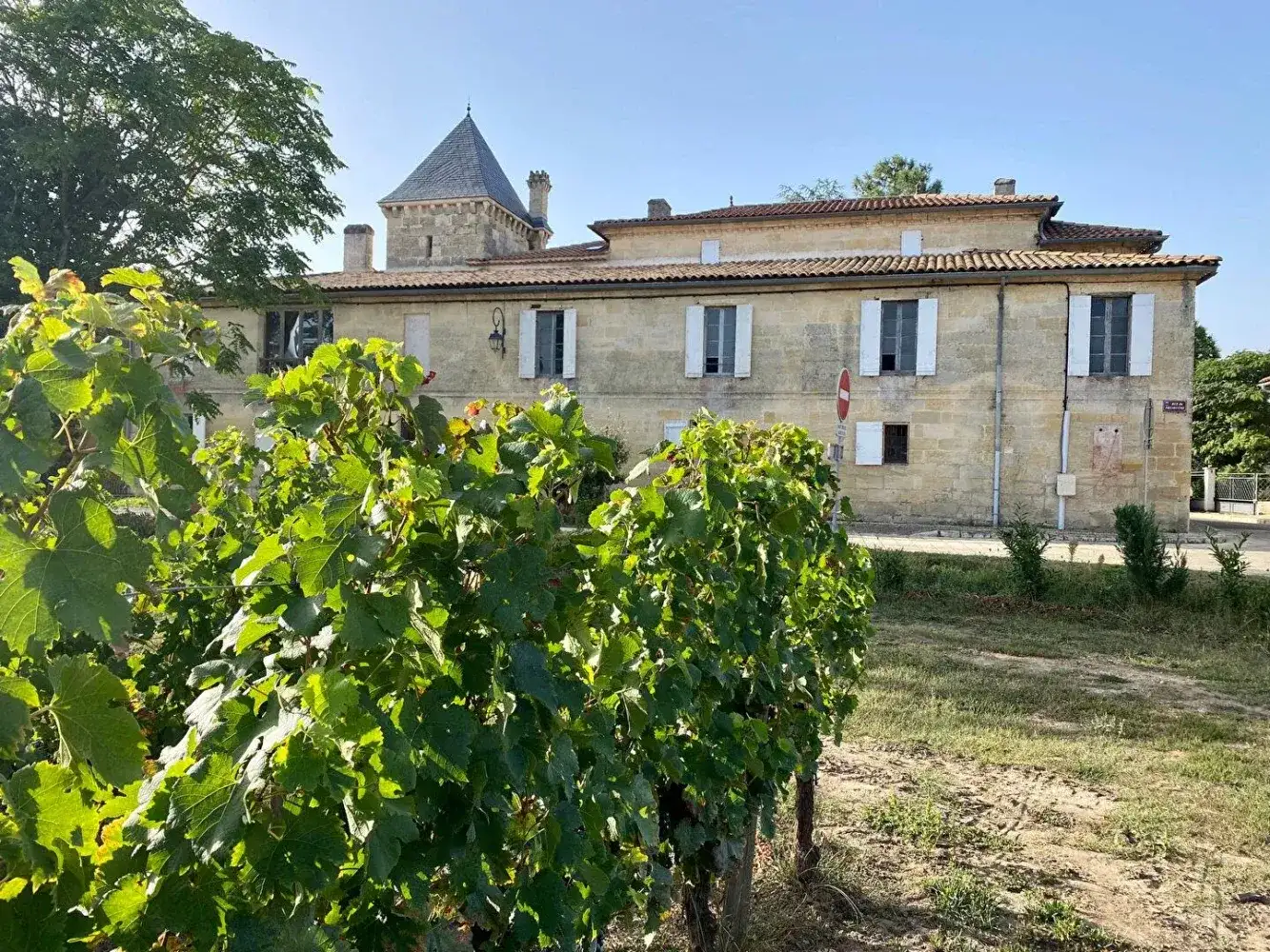 Castle 569m² in France, St. Emilion. Priced at 840000€ rent photo-5