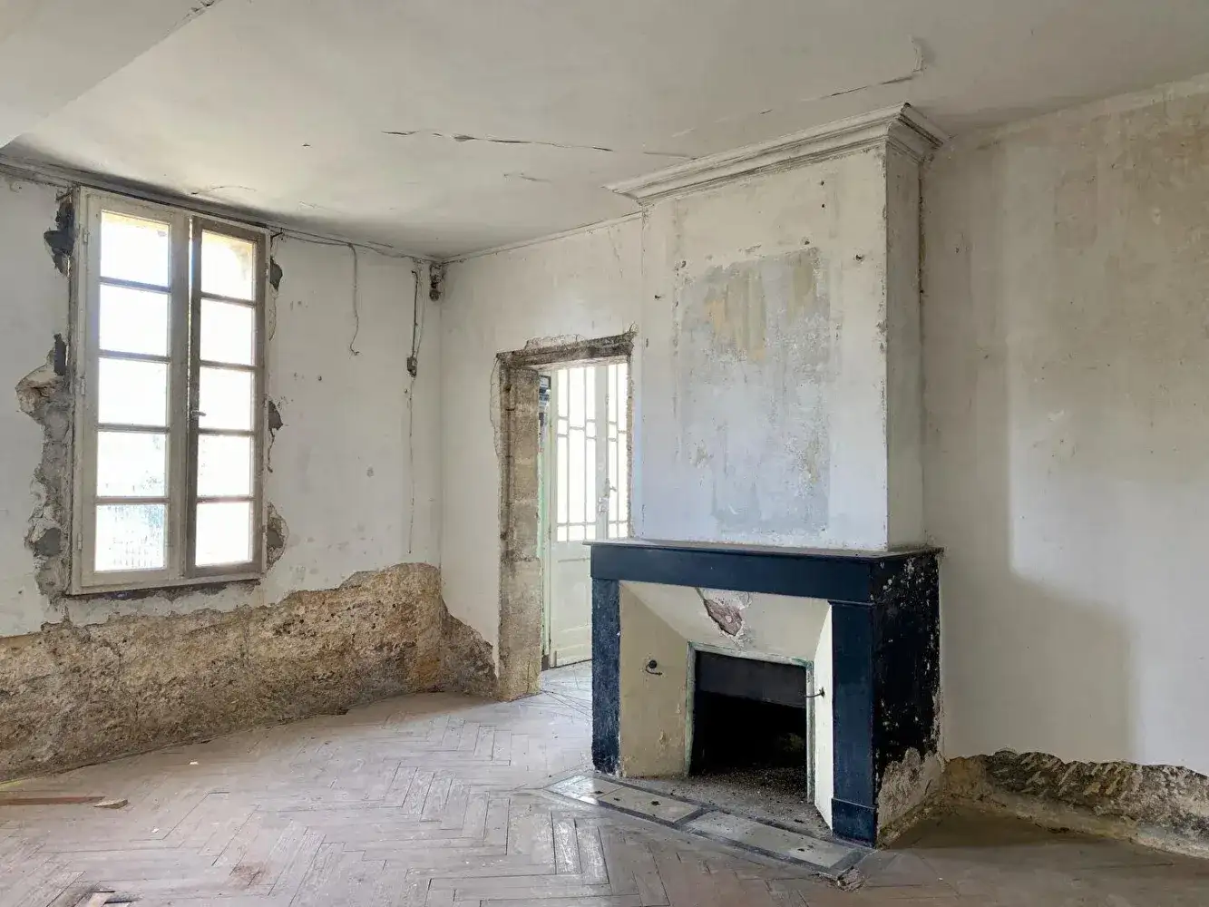 Castle 569m² in France, St. Emilion. Priced at 840000€ rent photo-13