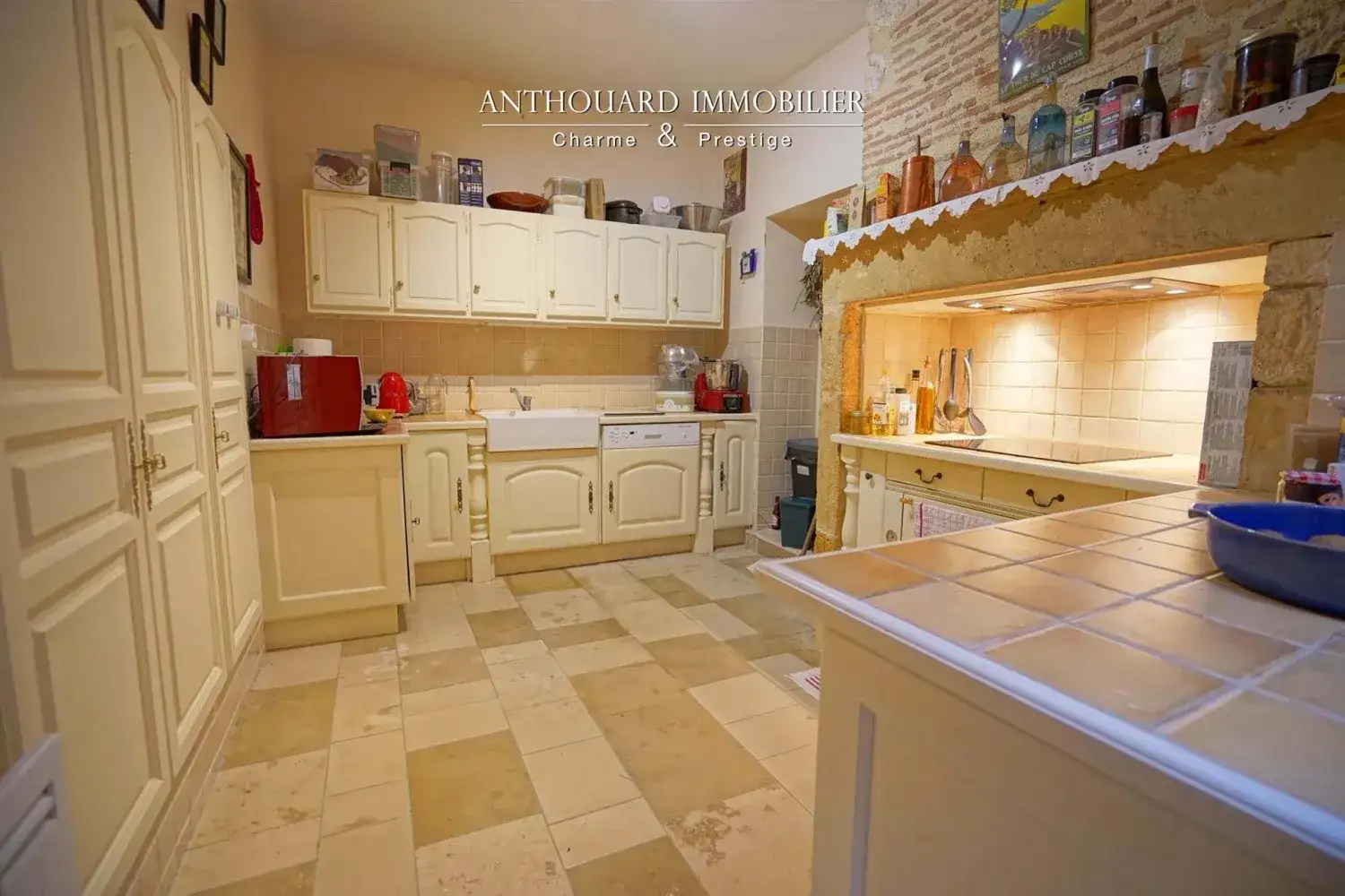 Castle 310m² in France, Montague. Priced at 1100000€ rent photo-6
