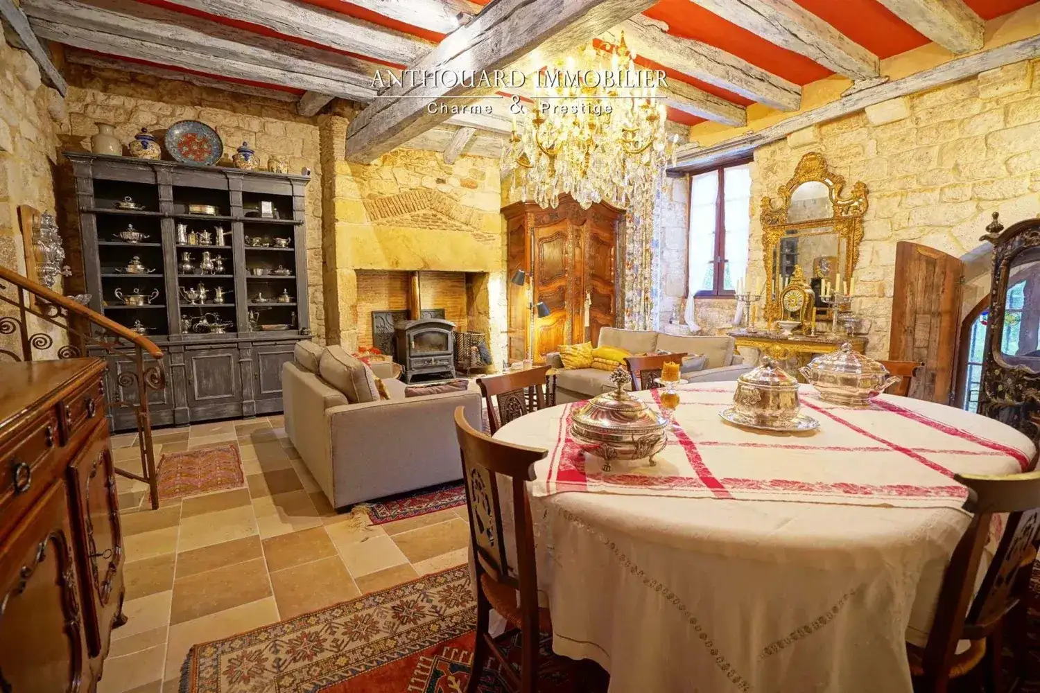 Castle 310m² in France, Montague. Priced at 1100000€ rent photo-19