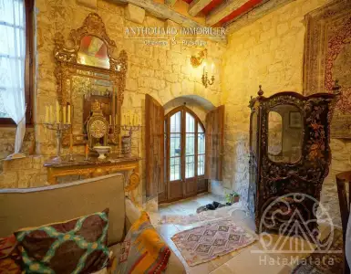 Buy in France for 1100000€