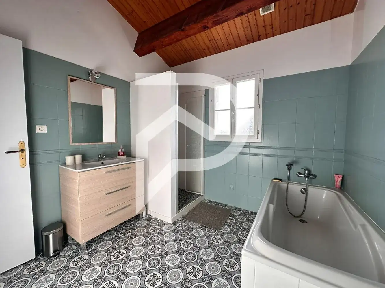 Castle 193m² in France, Bursfran le Shapiu. Priced at 576450€ rent photo-4