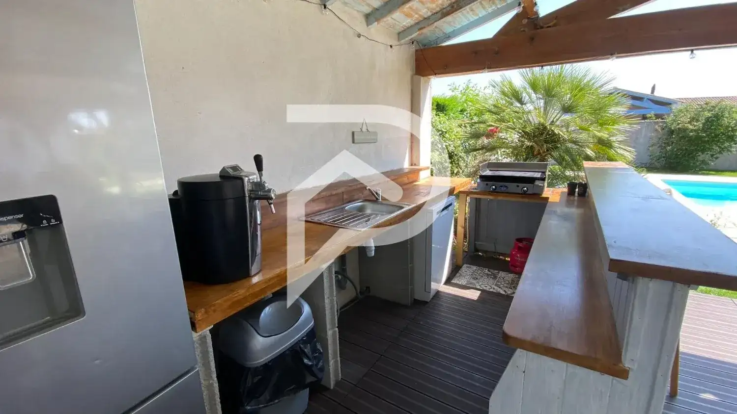 Castle 193m² in France, Bursfran le Shapiu. Priced at 576450€ rent photo-9