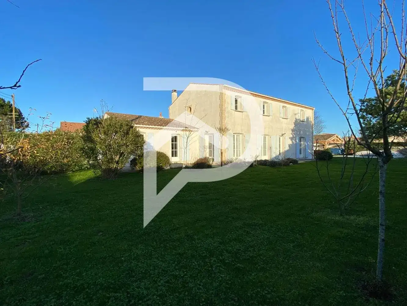 Castle 193m² in France, Bursfran le Shapiu. Priced at 576450€ rent photo-12