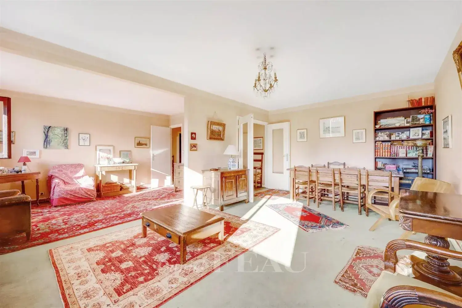 Castle 96m² in France, Versailles. Priced at 670000€ rent photo-2