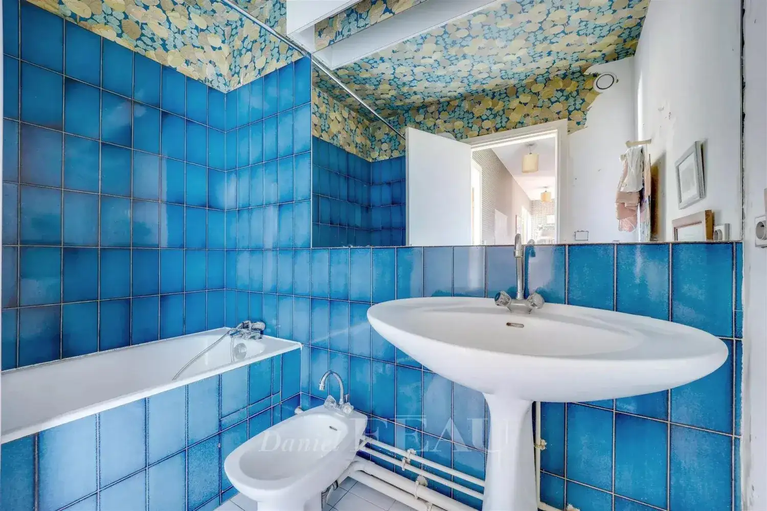 Castle 96m² in France, Versailles. Priced at 670000€ rent photo-10