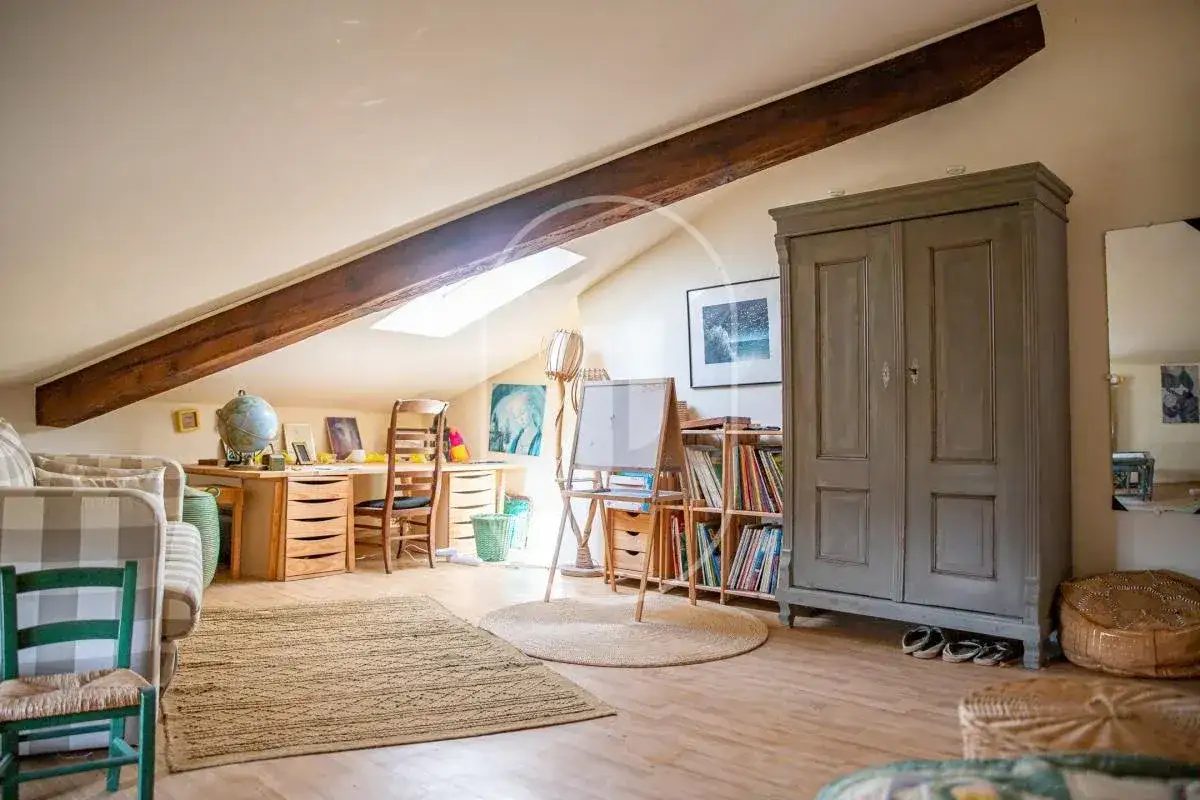 Castle 355m² in France, Le Barrou. Priced at 1150000€ rent photo-3
