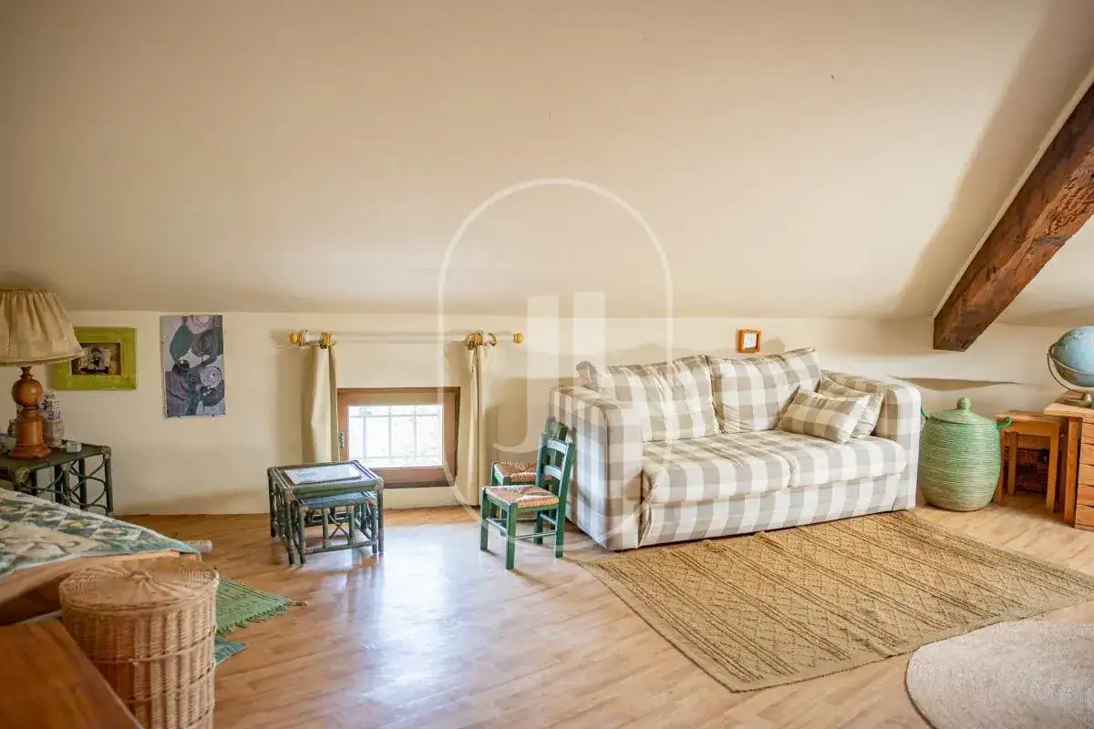 Castle 355m² in France, Le Barrou. Priced at 1150000€ rent photo-4