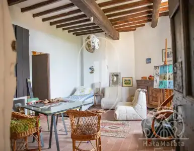 Buy in France for 1150000€
