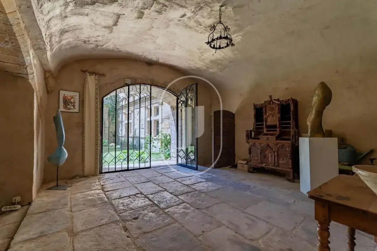 Castle 550m² in France, Yuses. Priced at 795000€ rent photo-10