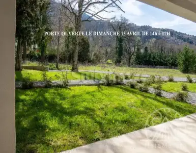 Buy in France for 369000€