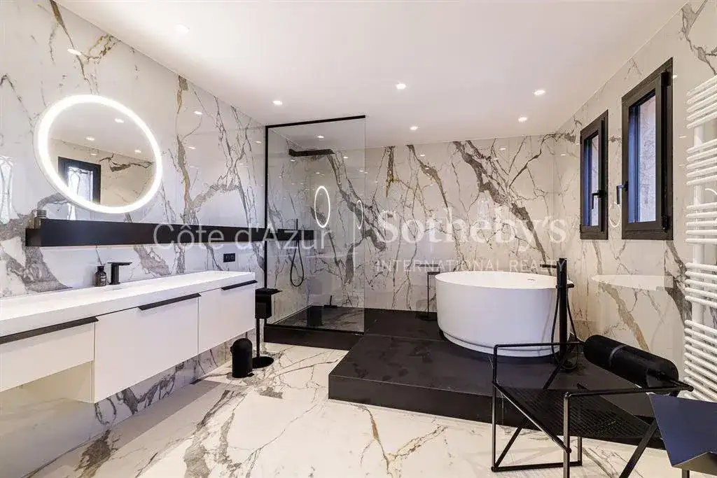 Castle 464m² in France, Nice. Priced at 8150000€ rent photo-2