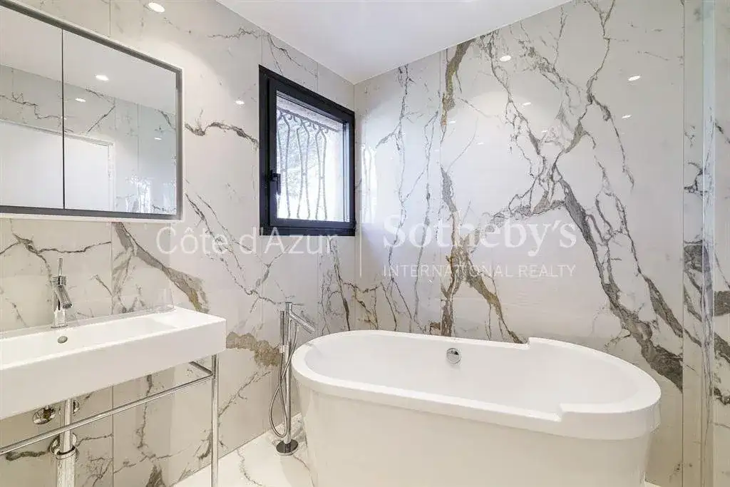 Castle 464m² in France, Nice. Priced at 8150000€ rent photo-6