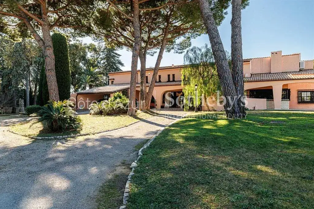 Castle 464m² in France, Nice. Priced at 8150000€ rent photo-10