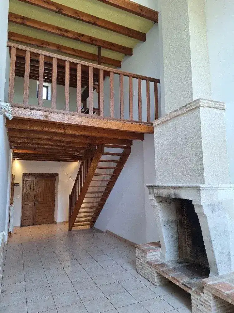Castle 136m² in France, La Rochefoucauld-en-Angoumois. Priced at 99990€ rent photo-6