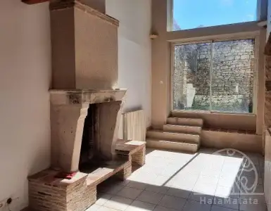Buy in France for 99990€