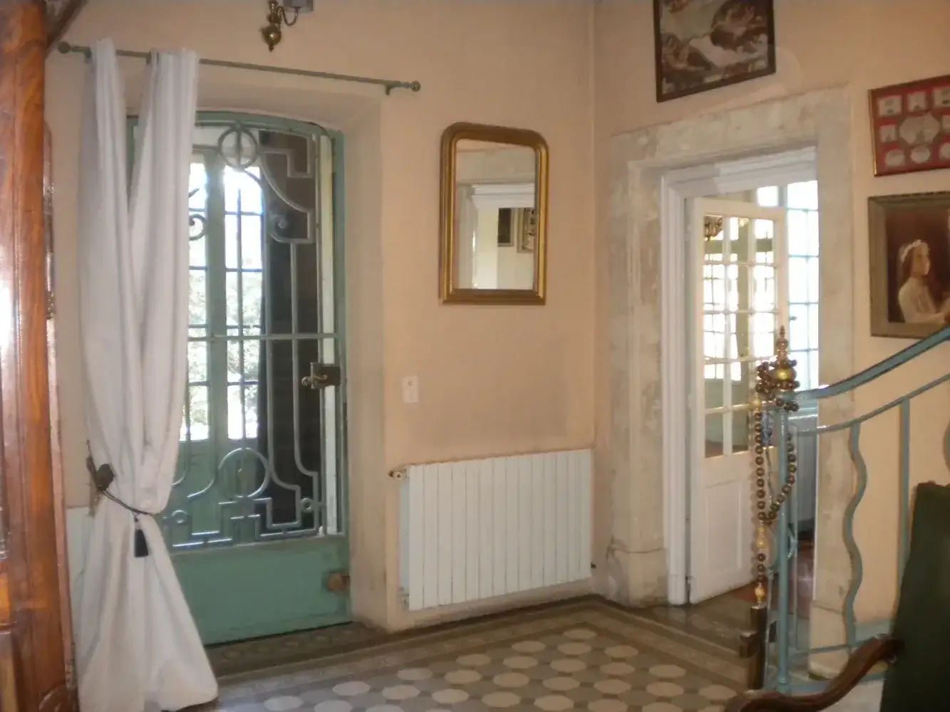 Castle 170m² in France, Pont Saint-Esprit. Priced at 440000€ rent photo-5