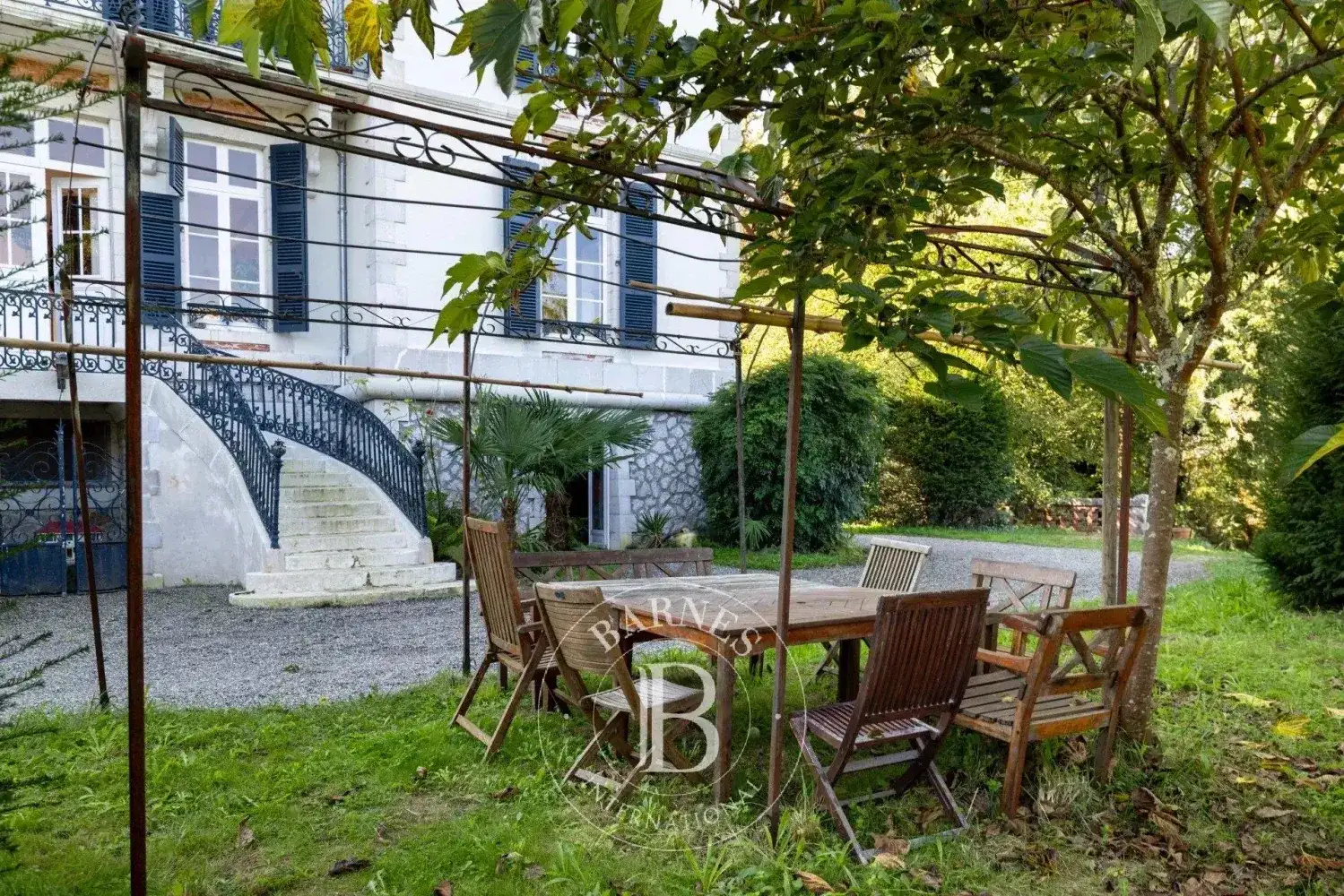 Castle 520m² in France, Сали-де-Беарн. Priced at 690000€ rent photo-1