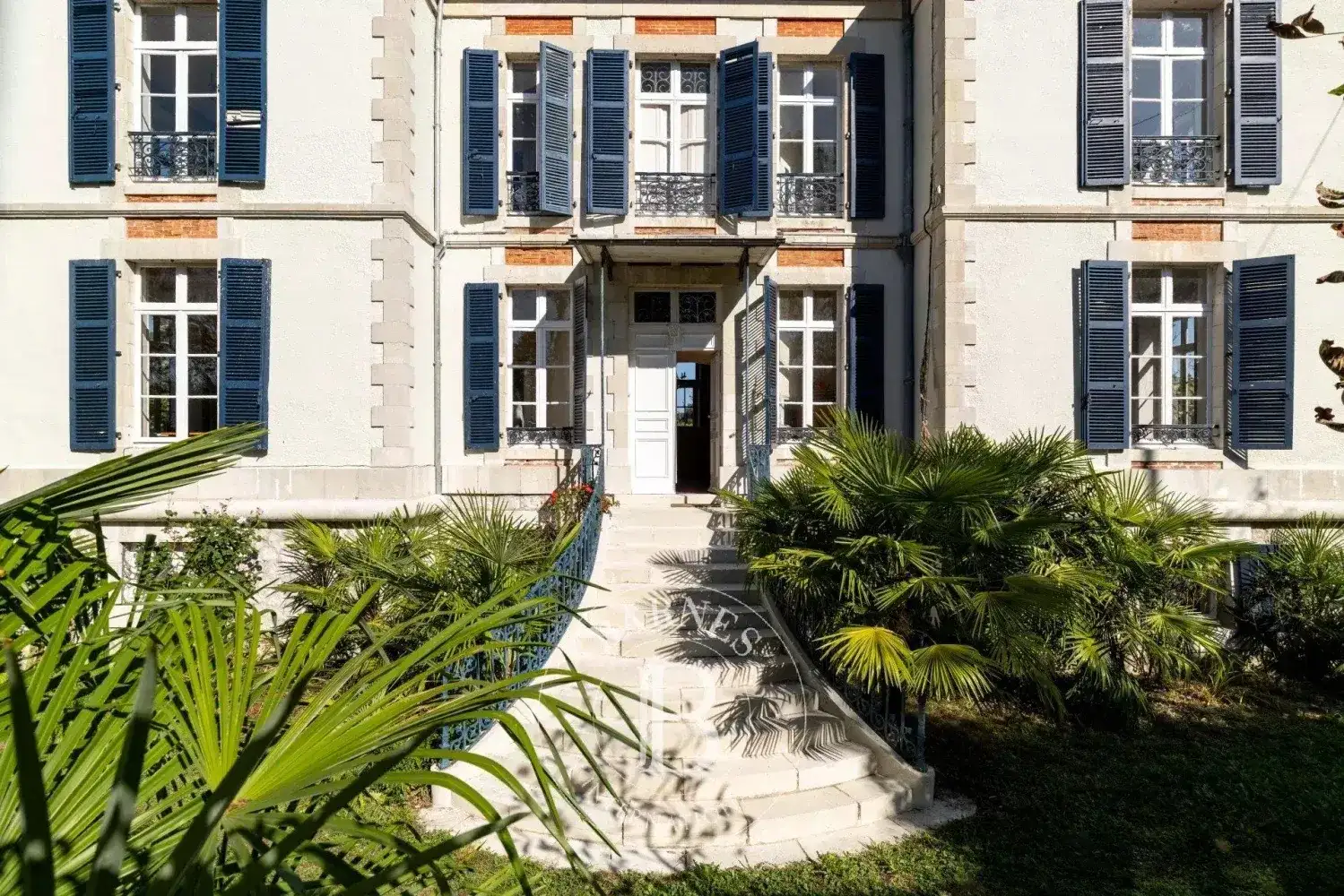 Castle 520m² in France, Сали-де-Беарн. Priced at 690000€ rent photo-13